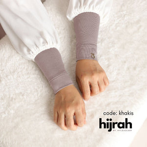 HIJRAH HANDSOCKS BY NYLEASCARF
