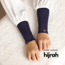 Load image into Gallery viewer, HIJRAH HANDSOCKS BY NYLEASCARF
