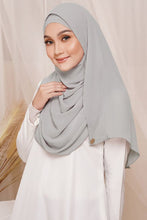 Load image into Gallery viewer, Sadia Shawl By Radiusite
