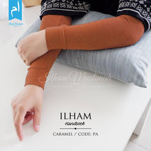Load image into Gallery viewer, HANDSOCKS by Ilham Muslimah
