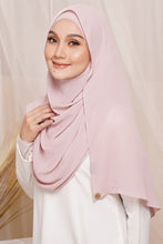 Load image into Gallery viewer, Sadia Shawl By Radiusite
