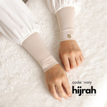 Load image into Gallery viewer, HIJRAH HANDSOCKS BY NYLEASCARF
